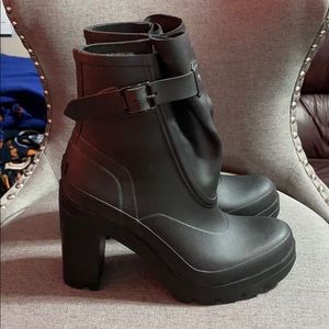 Original Galosh Waterproof Ankle Bootie
HUNTER